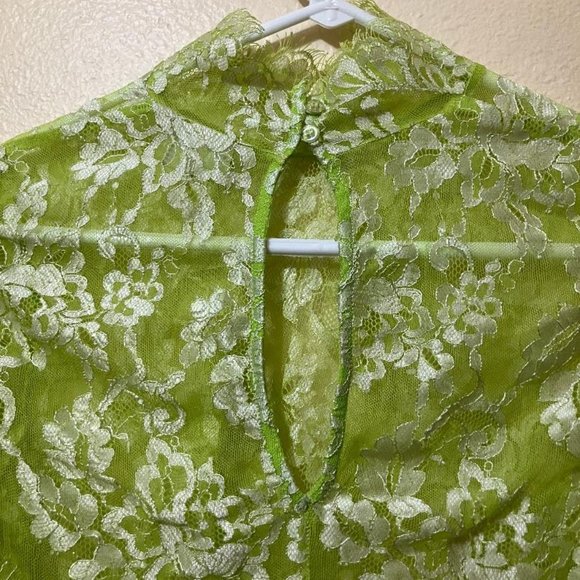 MTWTFSS Weekday Women's Light Green Floral Lace Long Sleeve Cropped Top Small - Picture 4 of 5